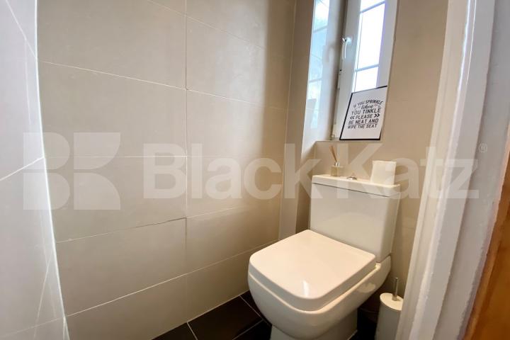 Recently redecorated throughout with neutral decor and wooden floors Pardoner Street, London Bridge / Borough
